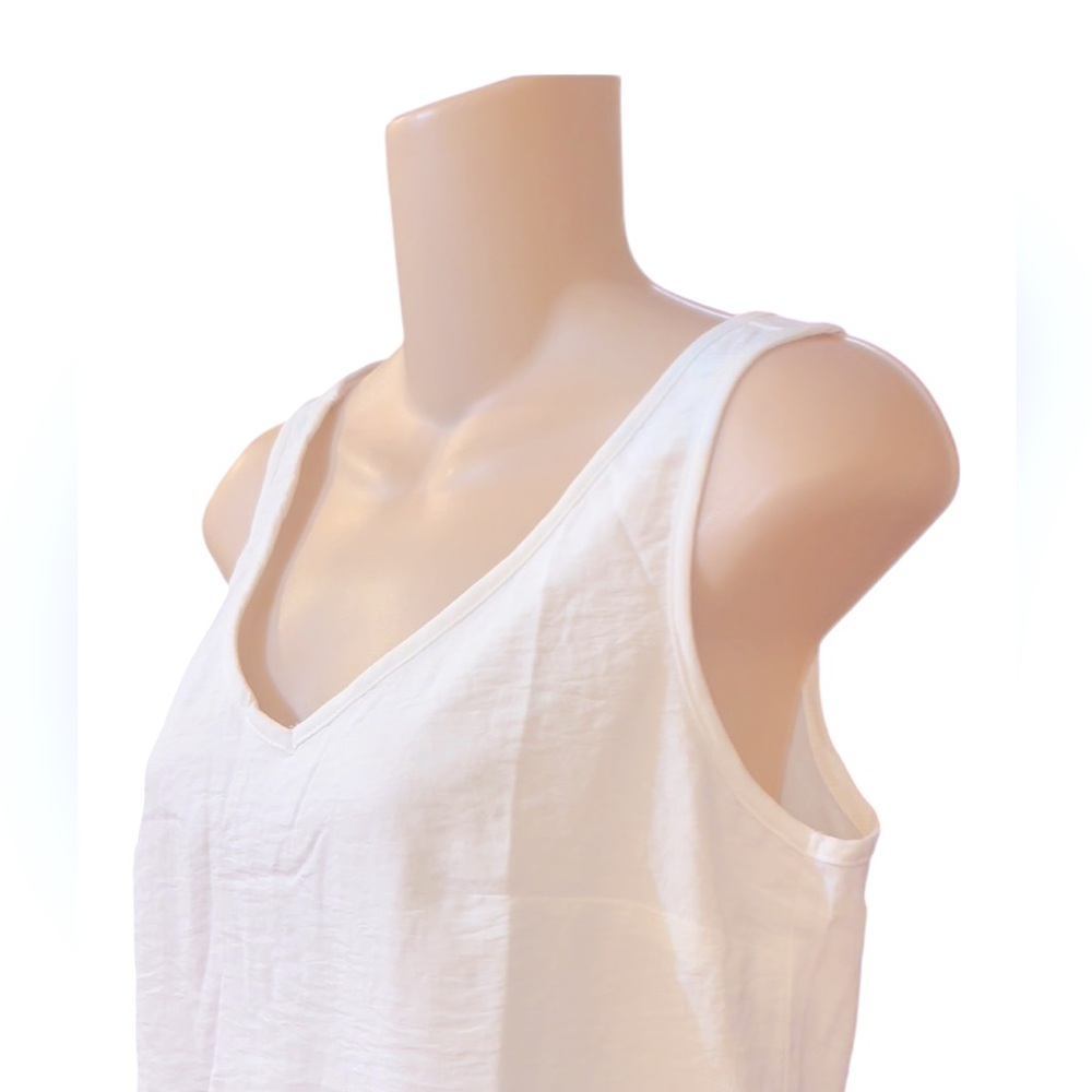 FancyInn White V Neck Sleeveless Top NWT - Picture 4 of 10